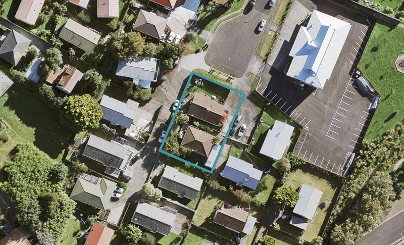 17 Gerbic Place, Mount Roskill, Auckland - Carousel 1