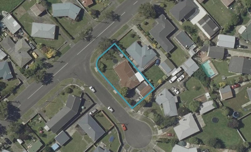 10 Benmore Avenue, Cloverlea, Palmerston North - Carousel 1