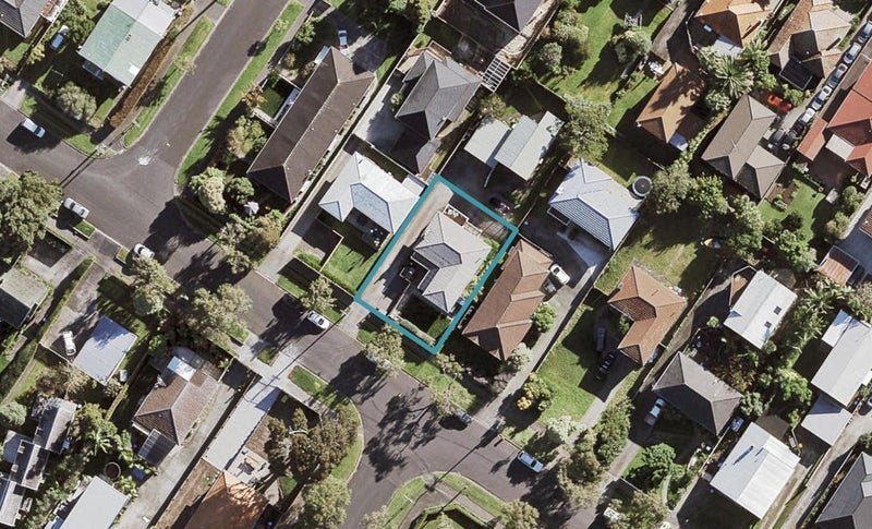 27 Fir Street, Waterview, Auckland - Carousel 1