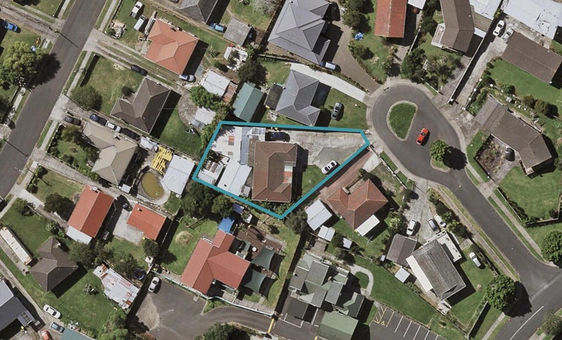 6 Aria Place, Clover Park, Auckland - Carousel 1