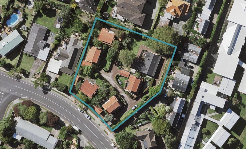 4/110 Norman Lesser Drive, St Johns, Auckland - Carousel 1