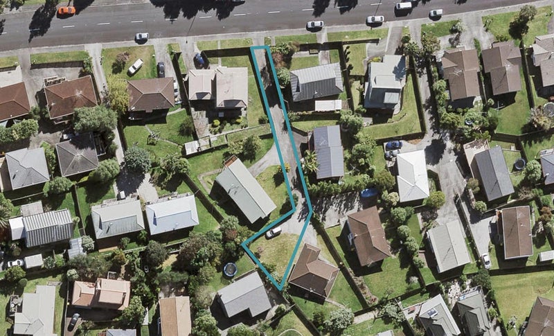 34A Barbados Drive, Unsworth Heights, Auckland - Carousel 1
