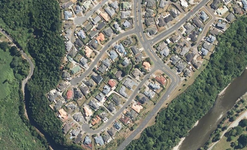 8 Birkinshaw Grove, Riverstone Terraces, Upper Hutt - Carousel 1