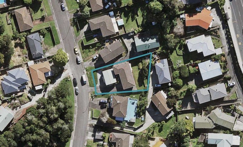 17 Sapphire Place, Bayview, Auckland - Carousel 1