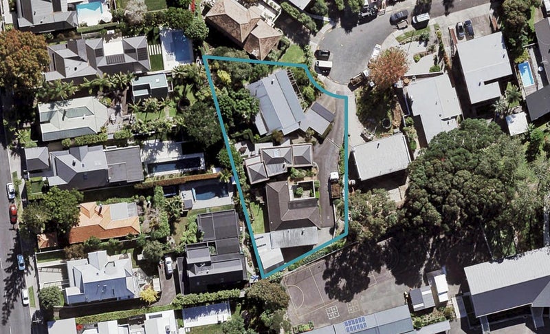 16 Saratoga Avenue, Herne Bay, Auckland - Carousel 1