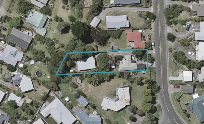 11 Hillcrest Road, Raumati South, Paraparaumu - Carousel 1