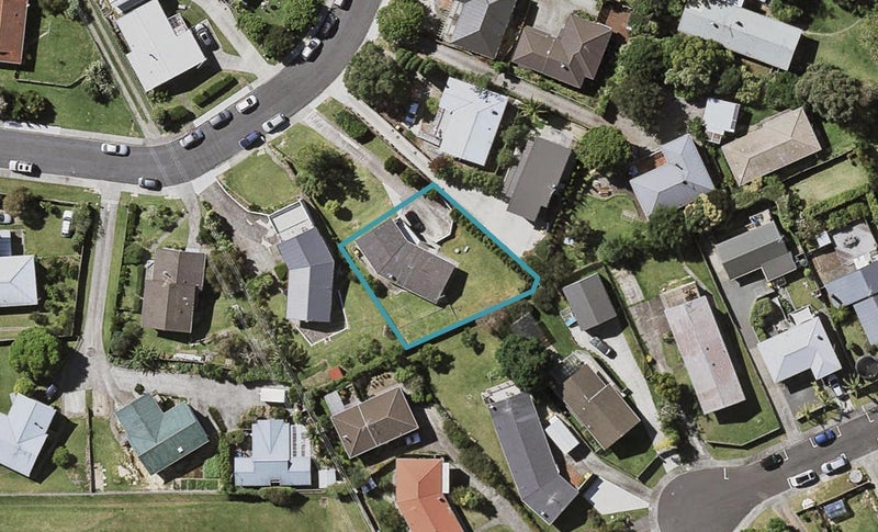 14A Tawavale Crescent, Totara Vale, Auckland - Carousel 1