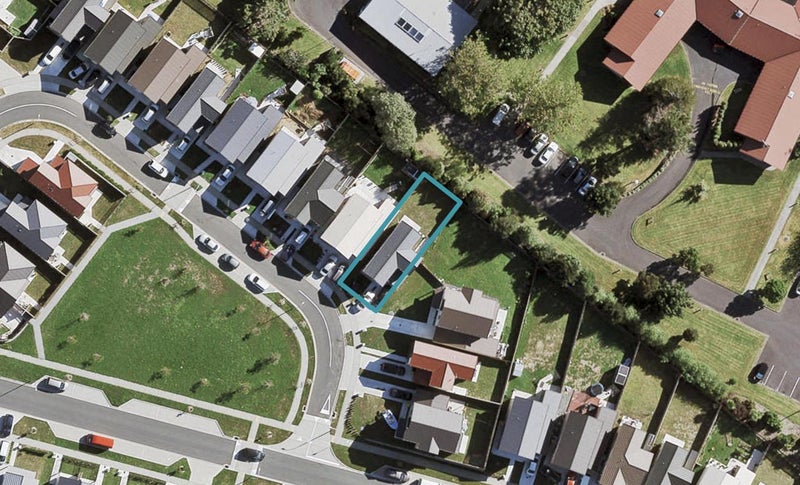 34 Tutuwhatu Crescent, Weymouth, Auckland - Carousel 1