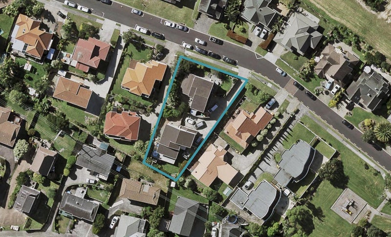 1/9 Highgrove Lane, Tōtara Vale, Auckland - Carousel 1