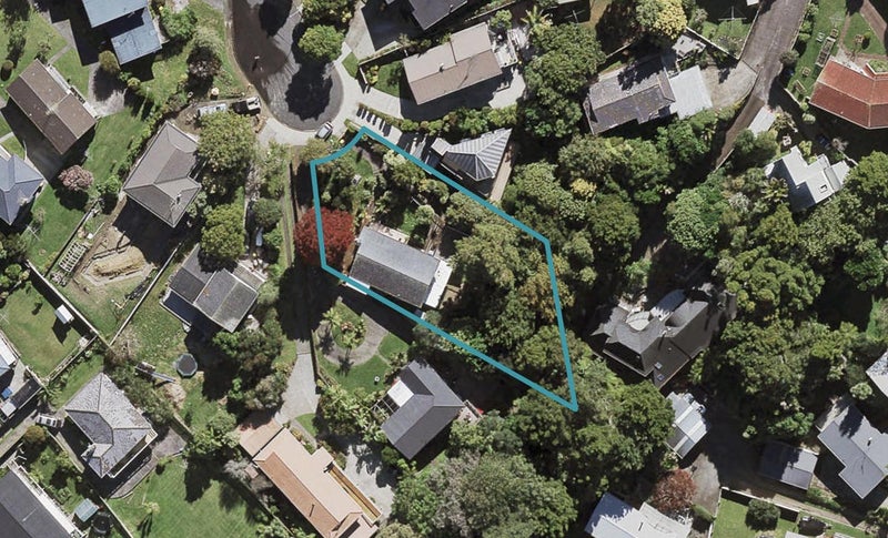9 Almadale Place, Hillcrest, Auckland - Carousel 1