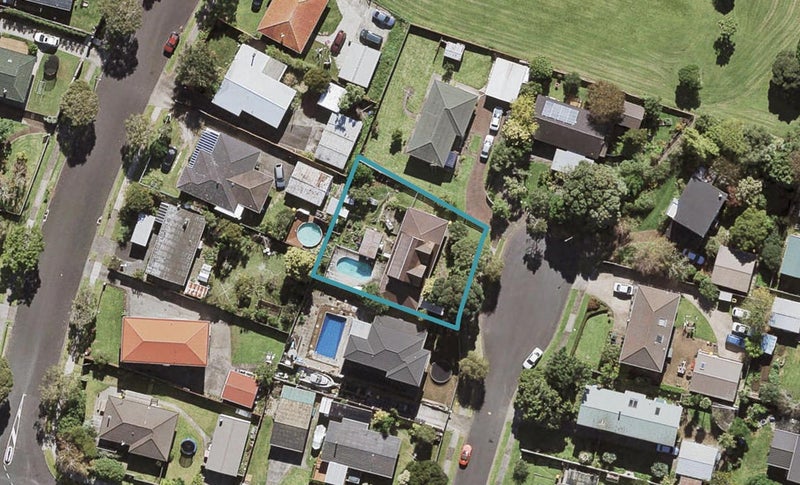 6 Warden Place, Mangere Bridge, Auckland - Carousel 1