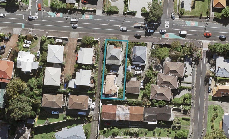 2/74 Onewa Road, Northcote Point, Auckland - Carousel 1