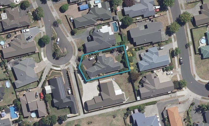 15 Grasmere Court, Huntington, Hamilton - Carousel 1