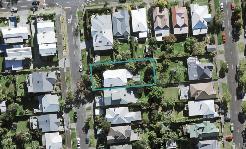 18 Farrar Street, Grey Lynn, Auckland - Carousel 1