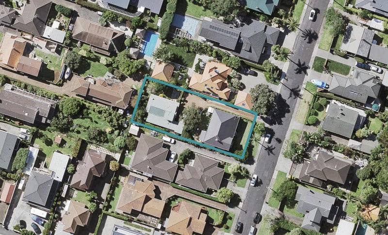 2/8 Ocean View Road, Milford, Auckland - Carousel 1