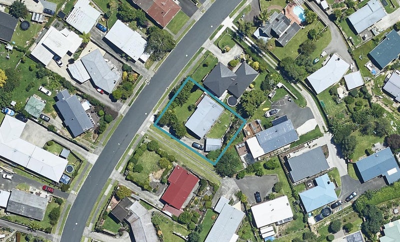 22 Jonathon Street, Brookfield, Tauranga - Carousel 1