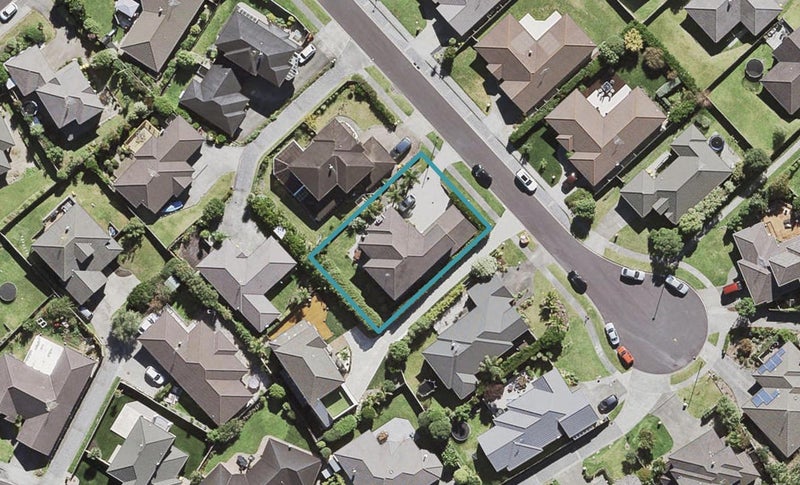 11 Henry Partington Place, Greenhithe, Auckland - Carousel 1