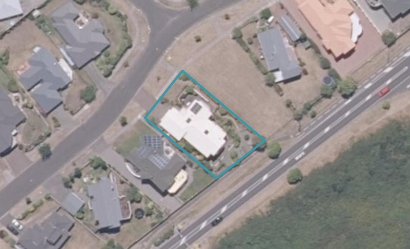 26 Kinder Street, Acacia Bay, Taupo - Carousel 1