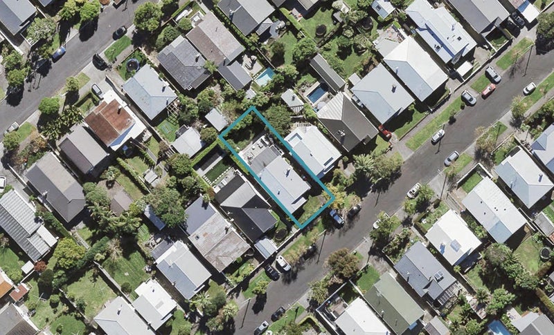 12 Chester Avenue, Westmere, Auckland - Carousel 1