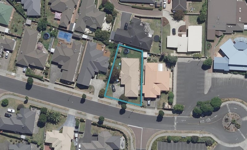 17 Strathmore Drive, Rototuna, Hamilton - Carousel 1
