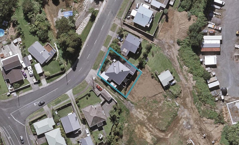 203 Seaview Road, Westown, New Plymouth - Carousel 1