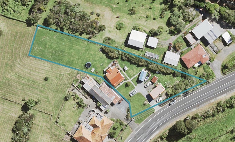 587A West Coast Road, Oratia, Auckland - Carousel 1