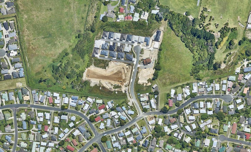 4 Equine Way, Brookfield, Tauranga - Carousel 1
