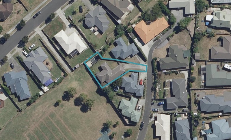 38A Pointon Glade, Grandview Heights, Hamilton - Carousel 1