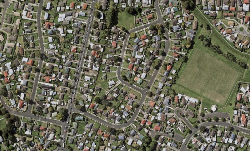 16 Clutha Crescent, Clover Park, Auckland - Carousel 1