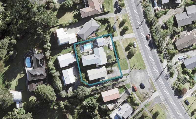 1/1032 East Coast Road, Fairview Heights, Auckland - Carousel 1