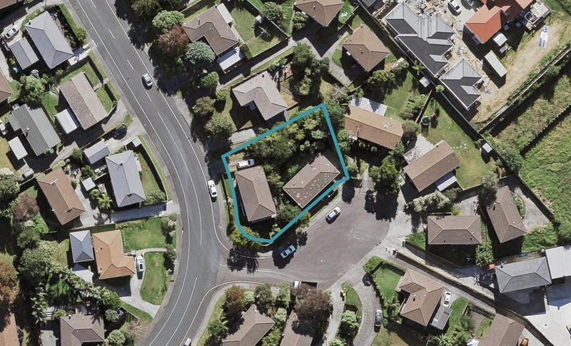 11 Benchmark Drive, Massey, Auckland - Carousel 1