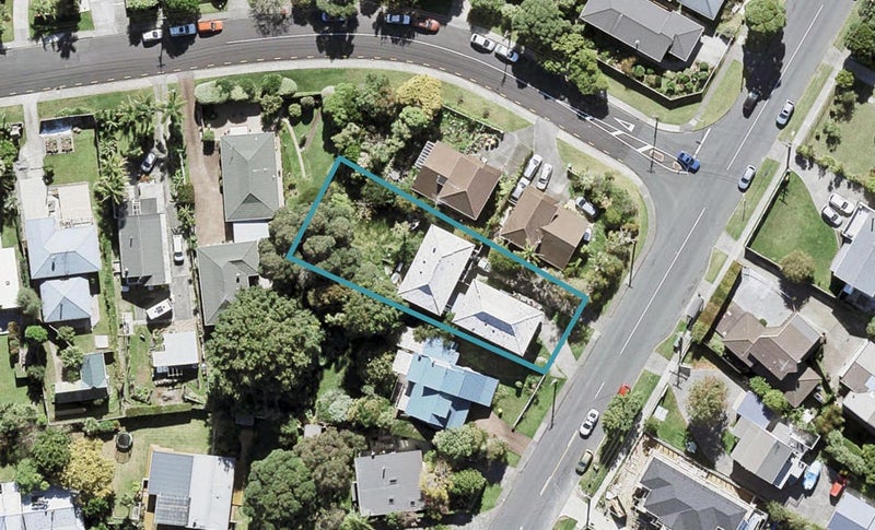 2/150 Deep Creek Road, Torbay, Auckland - Carousel 1