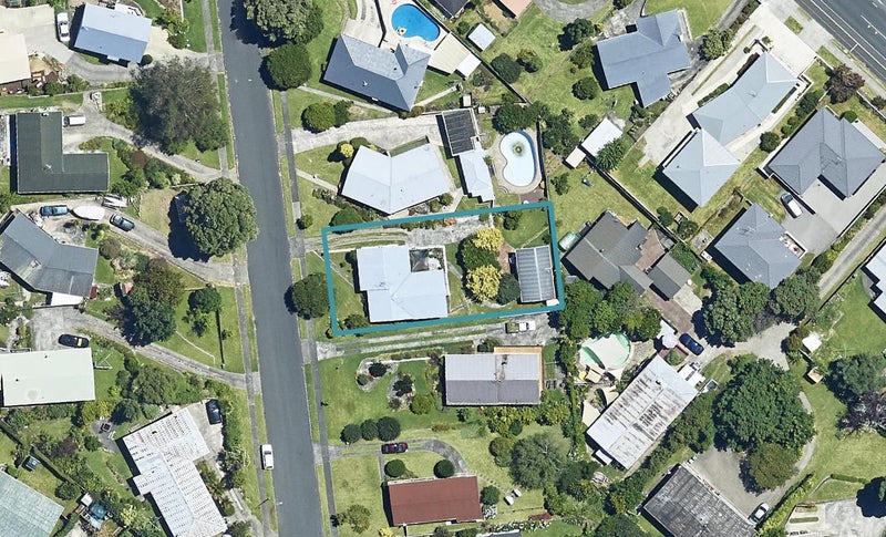 18 Upland Street, Brookfield, Tauranga - Carousel 1