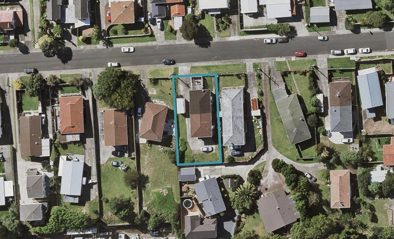 1/10 Lambrown Drive, Tōtara Vale, Auckland - Carousel 1