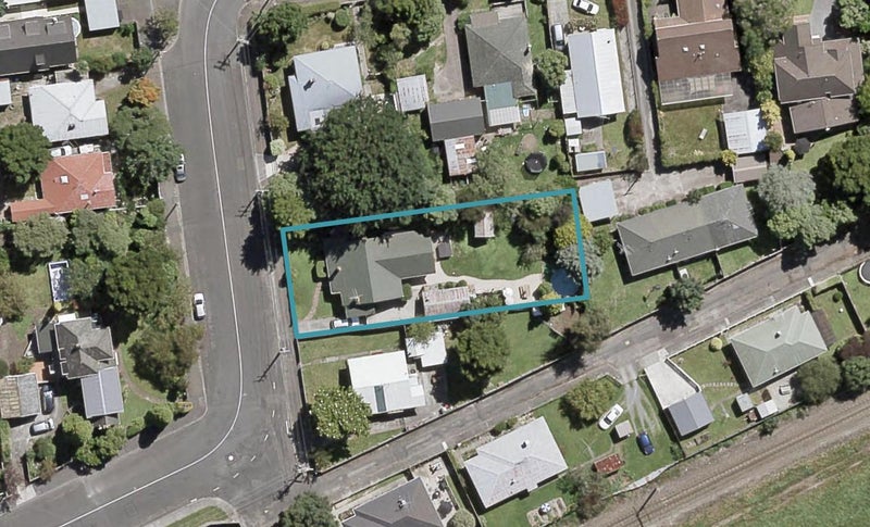 5 Kellow Street, Wallaceville, Upper Hutt - Carousel 1