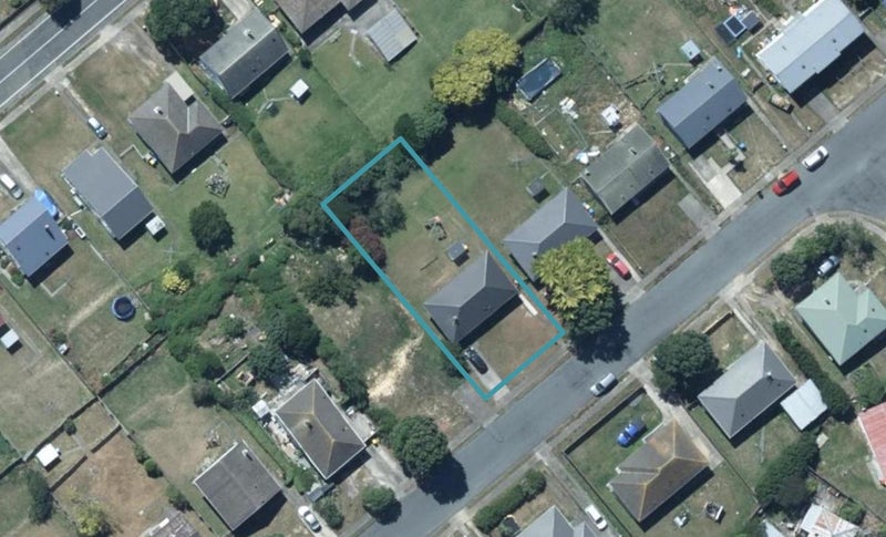 37 Arahura Crescent, Waitangirua, Porirua - Carousel 1