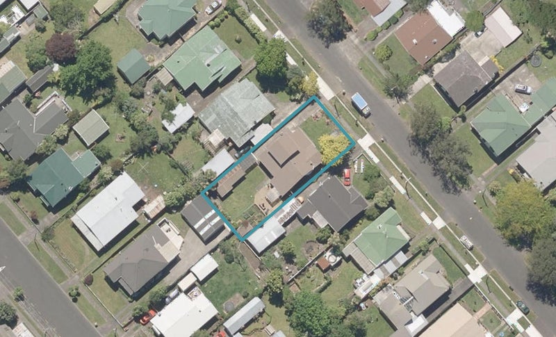 56 Young Street, Whanganui East, Whanganui - Carousel 1