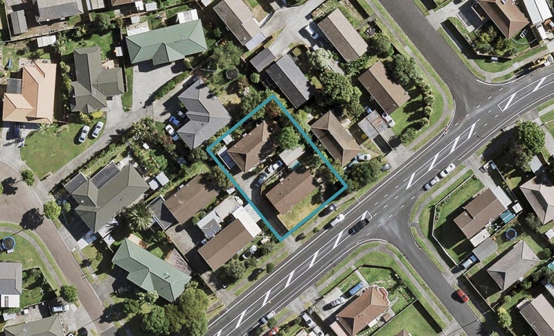 1/29 Etherton Drive, Weymouth, Auckland - Carousel 1