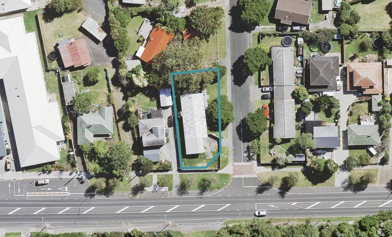 2 Redlands Grove, Swanson, Auckland - Carousel 1