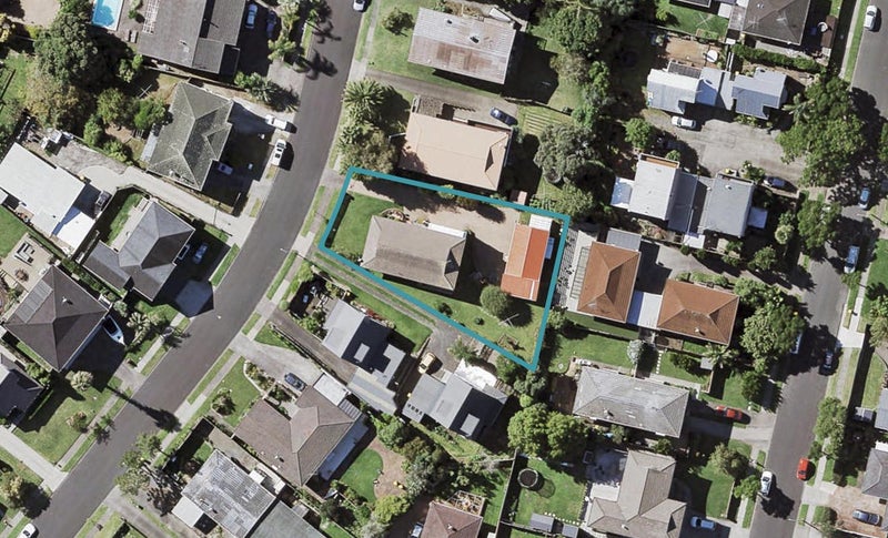 15 Anna Watson Road, Half Moon Bay, Auckland - Carousel 1