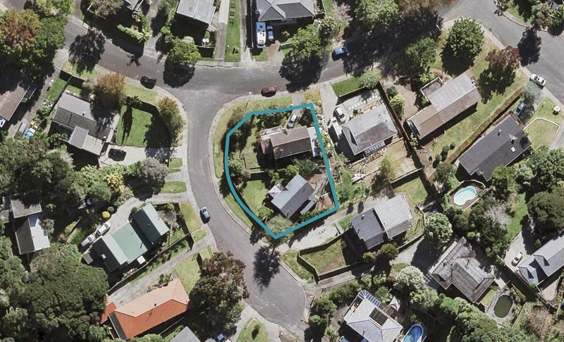 2/2 Eugen Place, Bayview, Auckland - Carousel 1