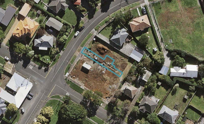 48D Aliford Avenue, One Tree Hill, Auckland - Carousel 1