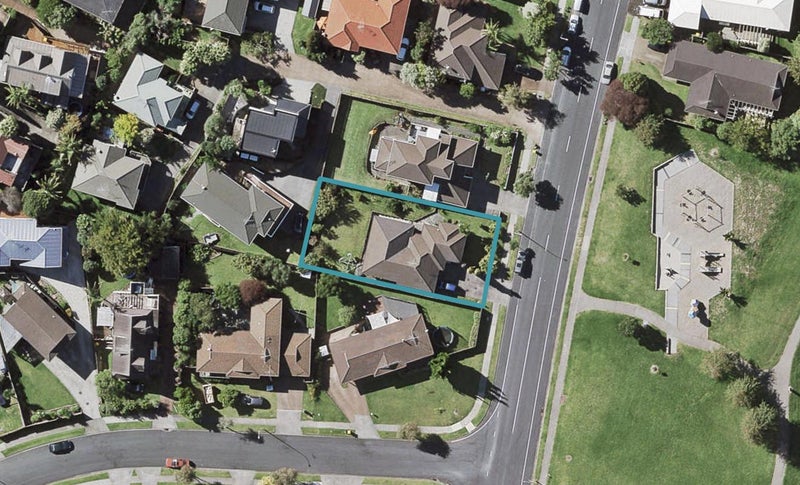 60 Gosford Drive, Botany Downs, Auckland - Carousel 1