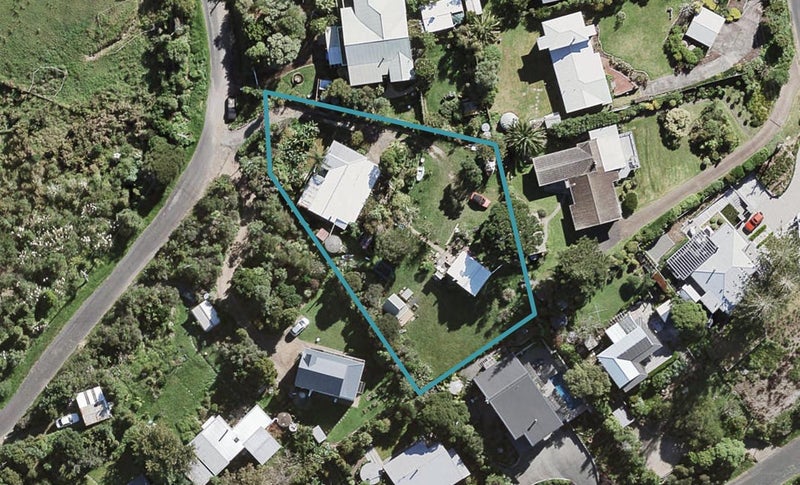 33A Tiri Road, Oneroa, Waiheke Island - Carousel 1