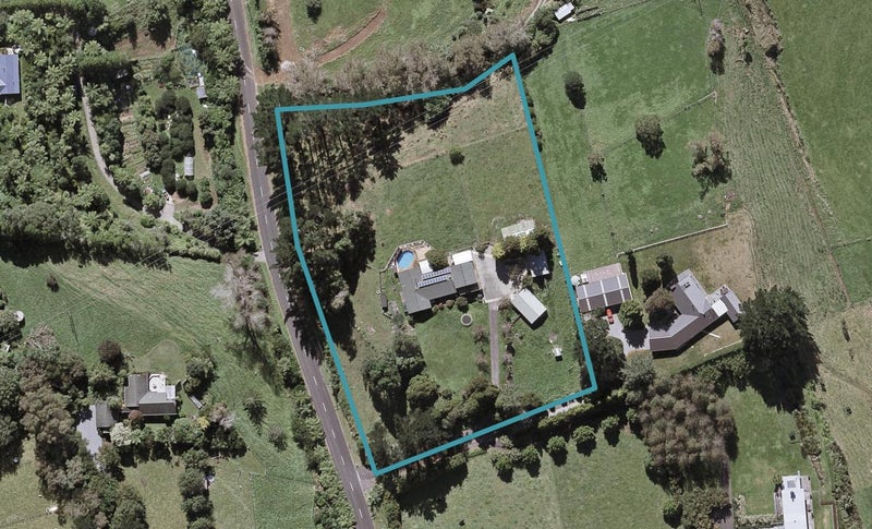 151 Veale Road, Ridgewood, New Plymouth - Carousel 1