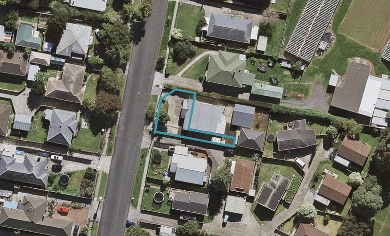 32A Earlsworth Road, Māngere East, Auckland - Carousel 1