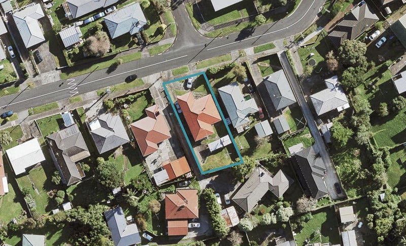 42 Valonia Street, New Windsor, Auckland - Carousel 1