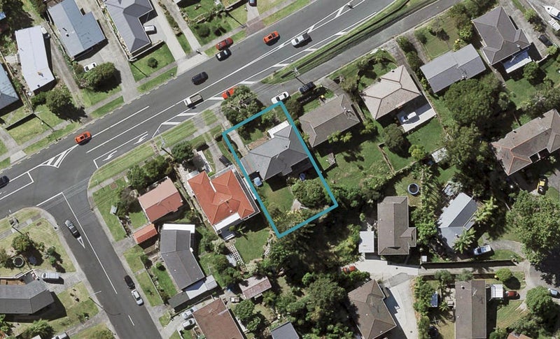 289 Sunset Road, Sunnynook, Auckland - Carousel 1