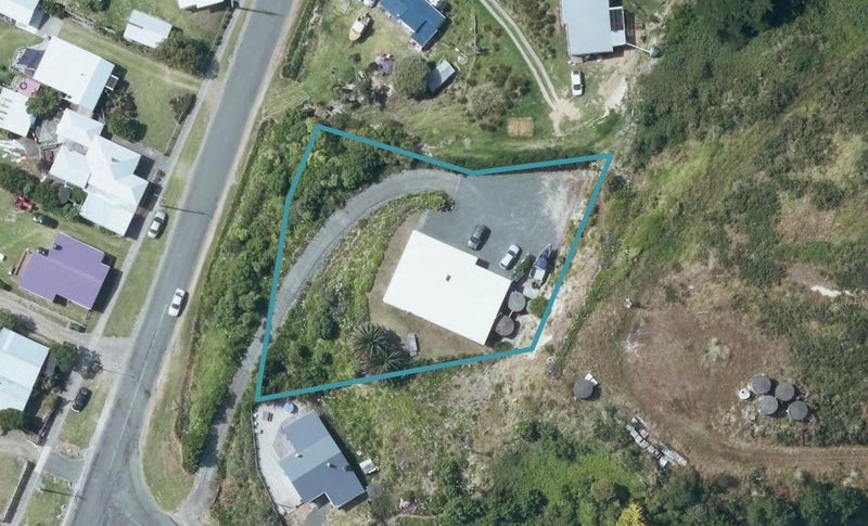 125 Newcastle Street, Māhia - Carousel 1