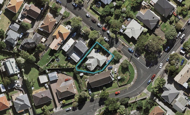 13 Haronui Road, Greenlane, Auckland - Carousel 1